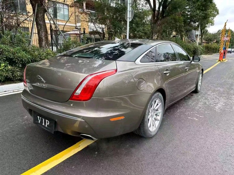 嘉興16年捷豹XJL4
