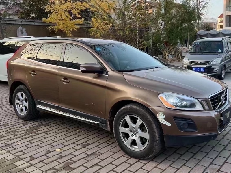 青岛10年沃尔沃XC604