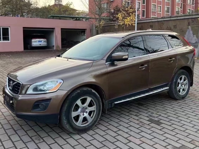 青岛10年沃尔沃XC603