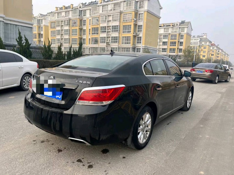 枣庄12年别克君越5