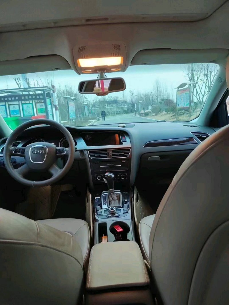 济宁10年奥迪A4L6