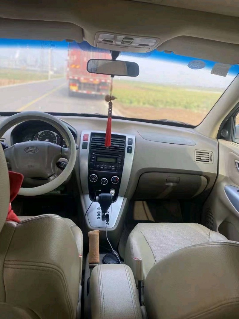 保定14年现代途胜8