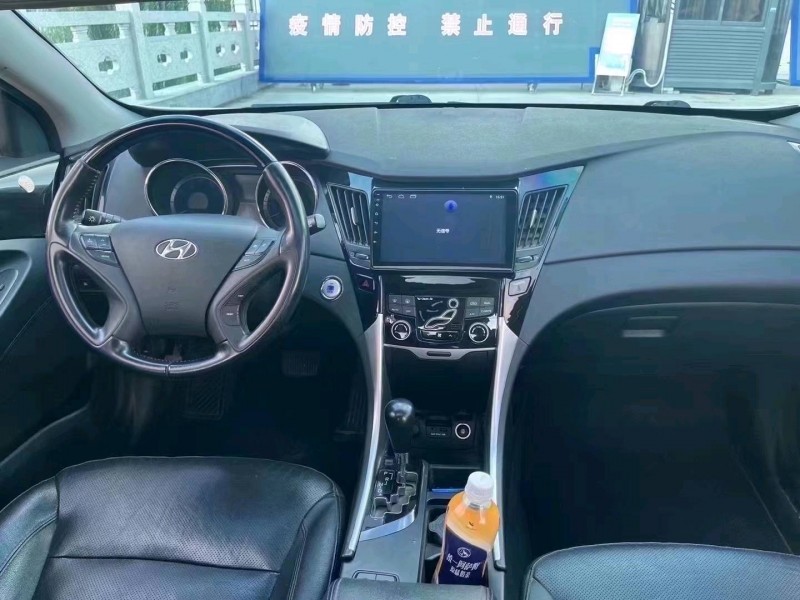 徐州17年现代索纳塔八6