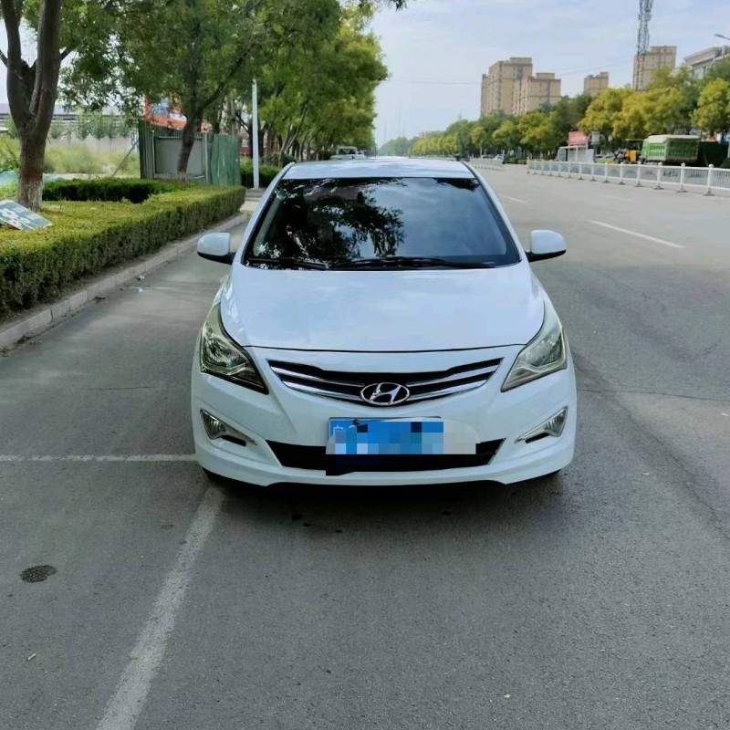 聊城17年现代瑞纳1