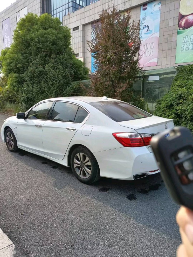 嘉兴15年本田雅阁4