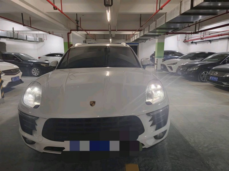 东营15年保时捷Macan1