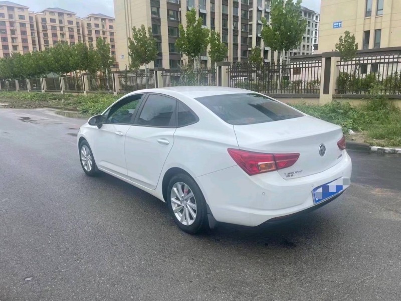 枣庄16年别克威朗6