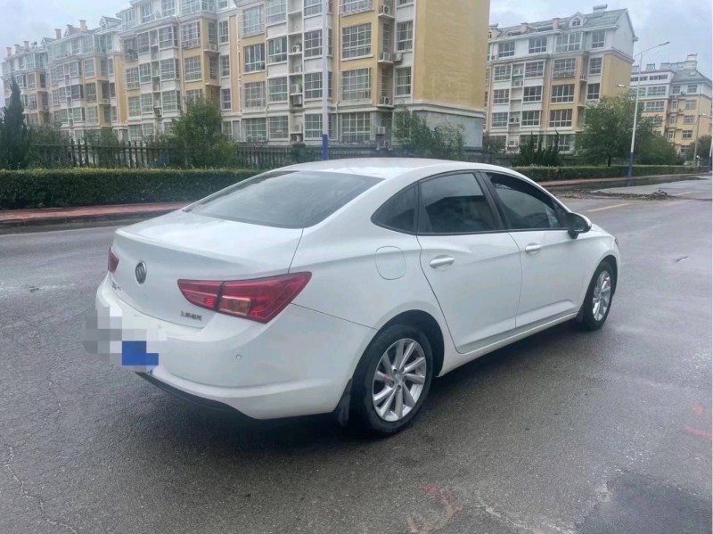 枣庄16年别克威朗8