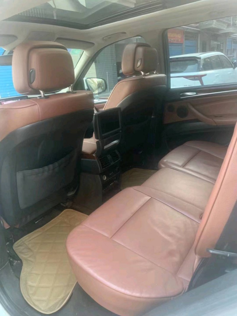 济南12年宝马X55