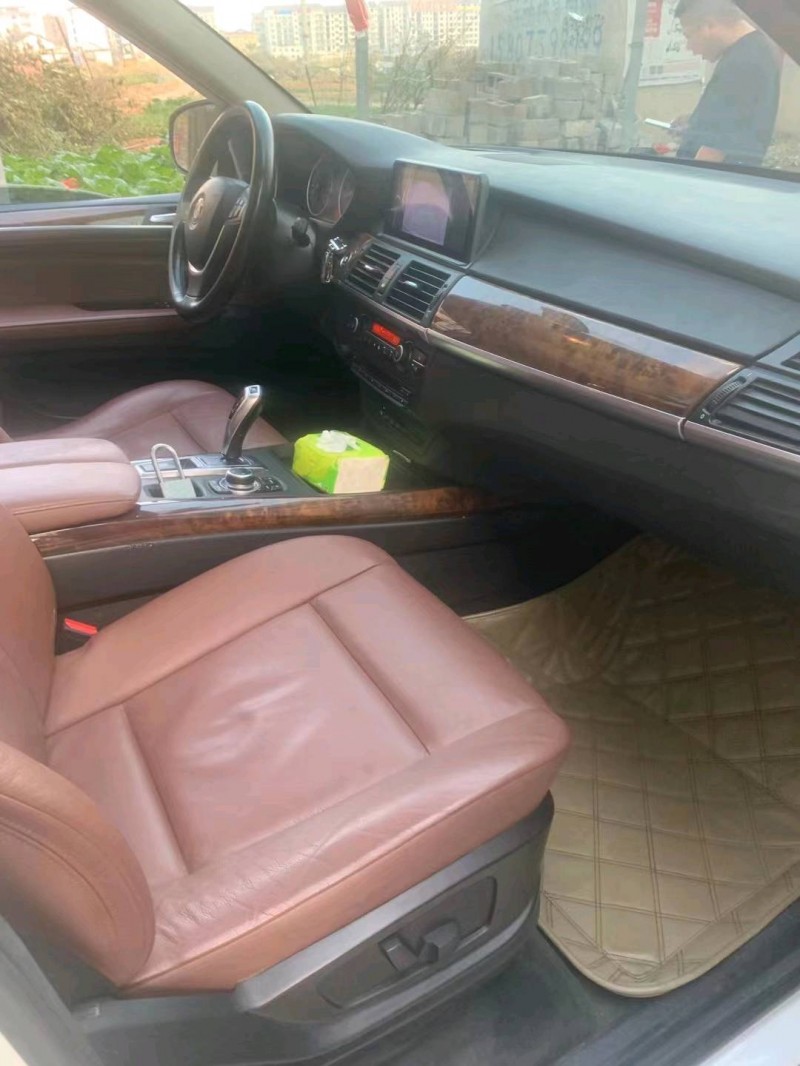 济南12年宝马X53