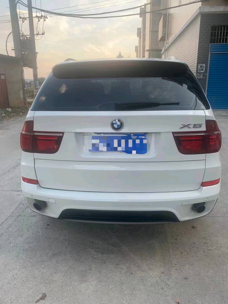 济南12年宝马X51