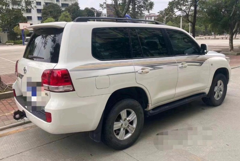 邯郸11年丰田兰德酷路泽8