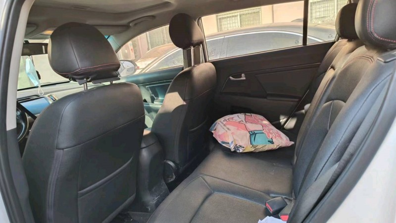 济南16年起亚智跑4