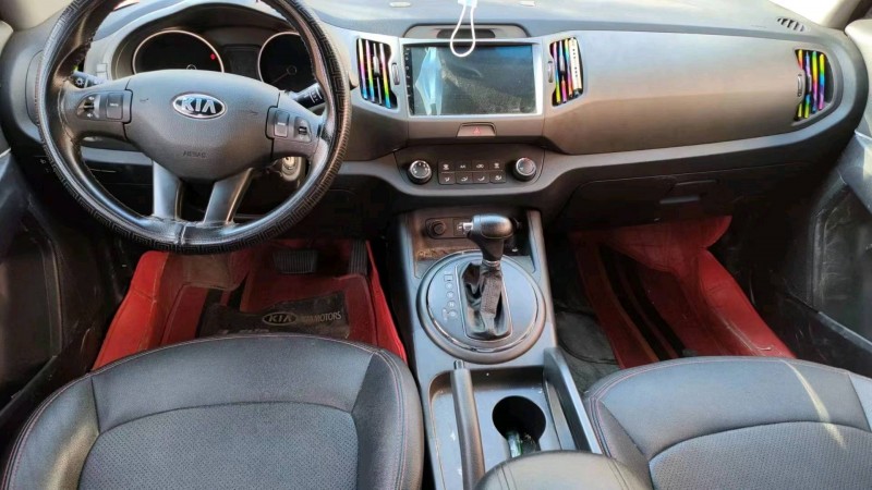 济南16年起亚智跑3