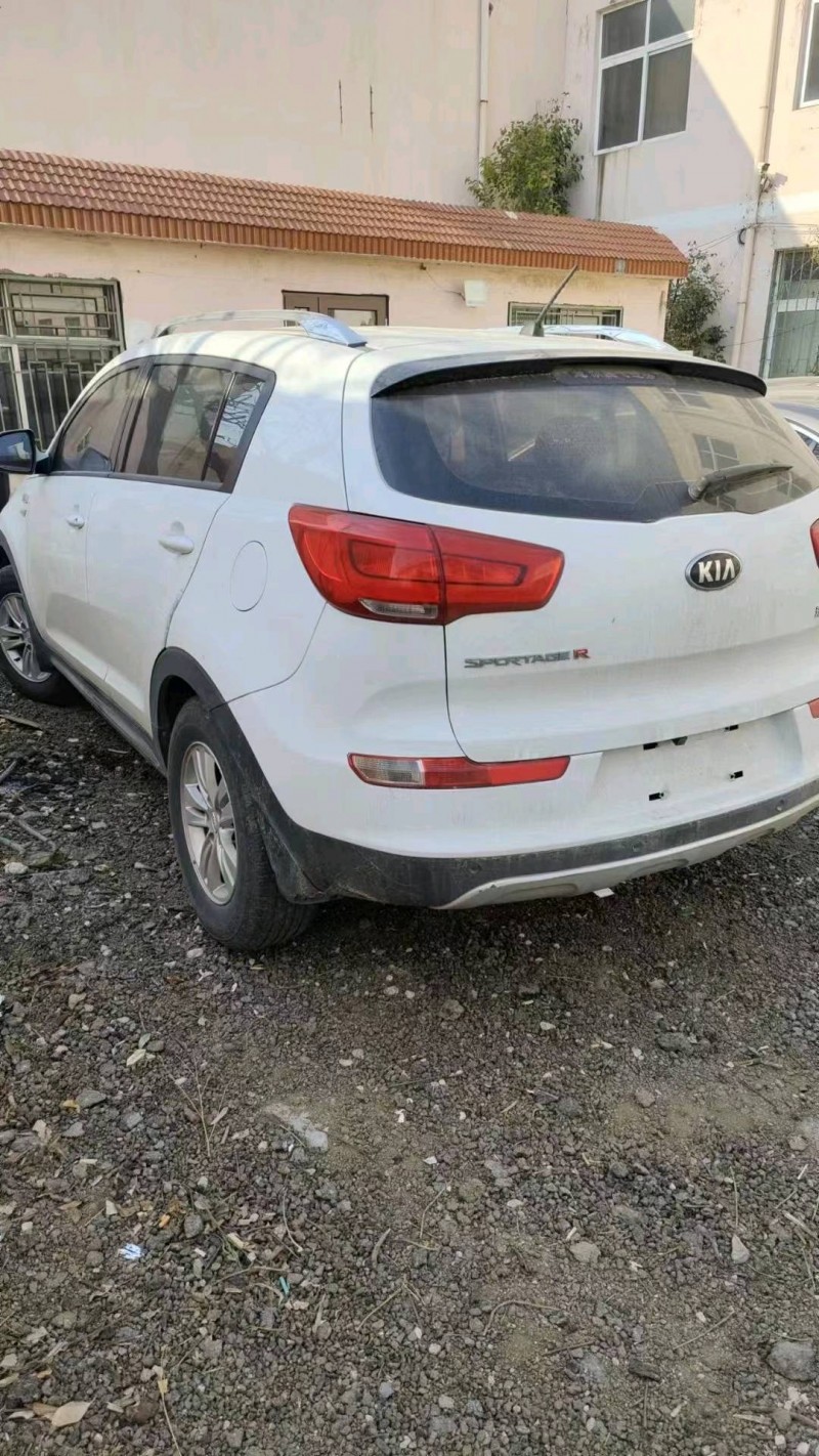 济南16年起亚智跑7