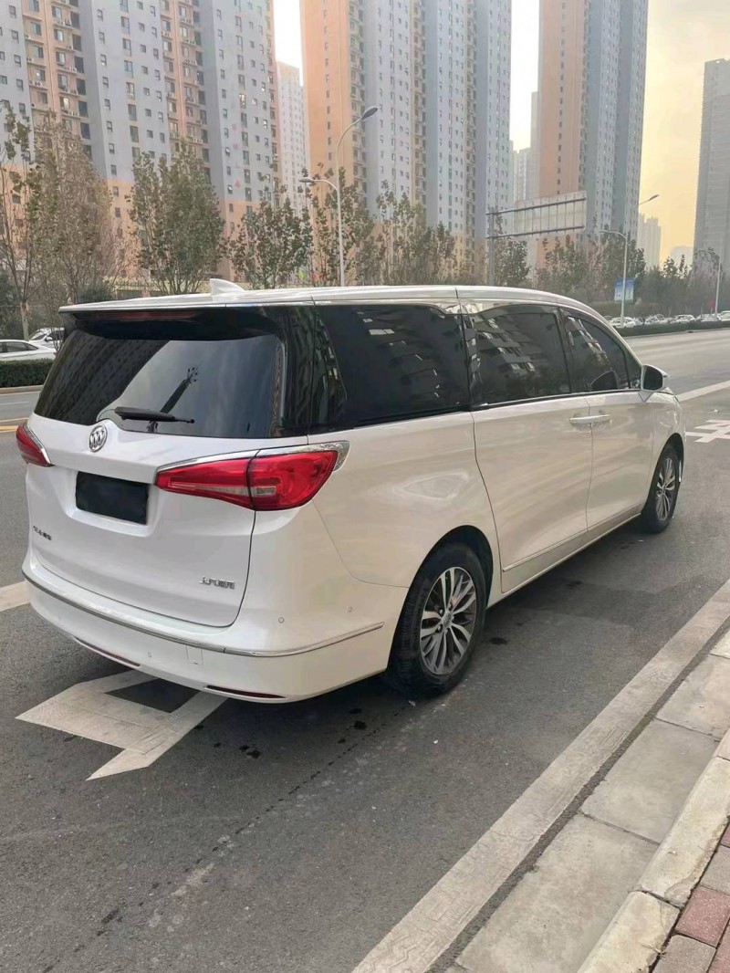 邢台17年别克GL84