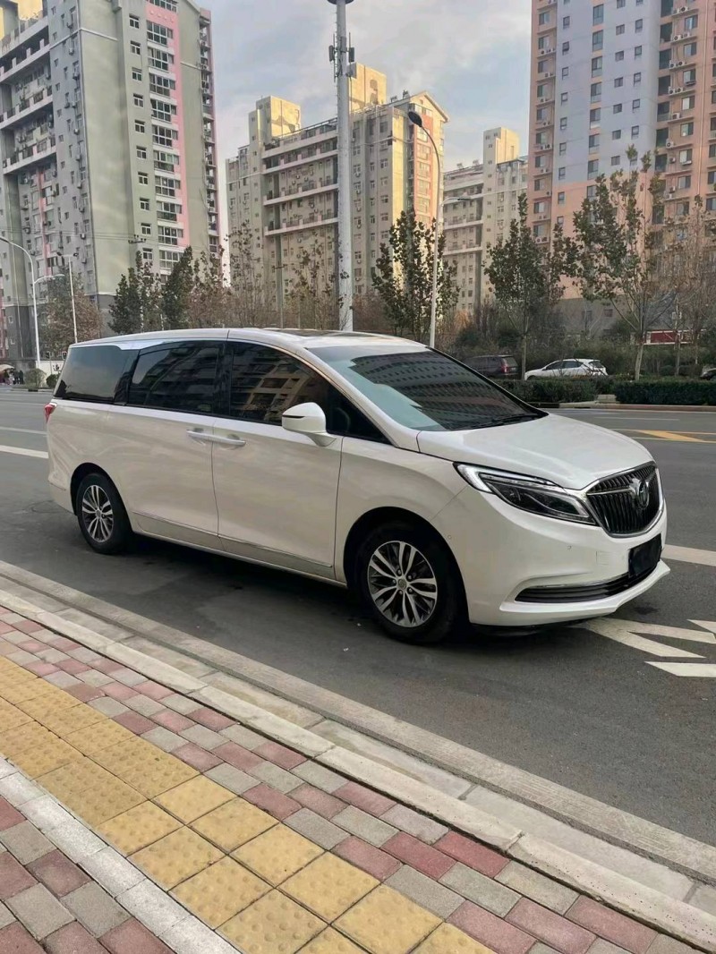 邢台17年别克GL83