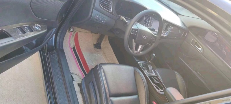 济南16年现代名图8