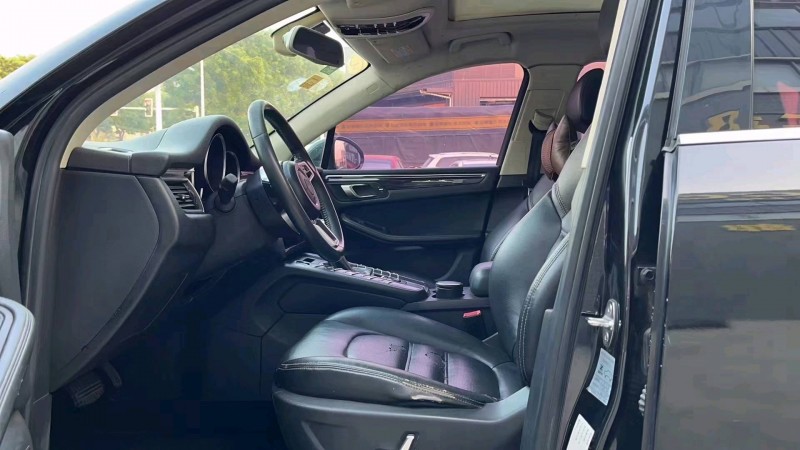 东莞17年众泰SR94