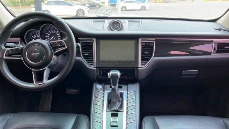 东莞17年众泰SR95