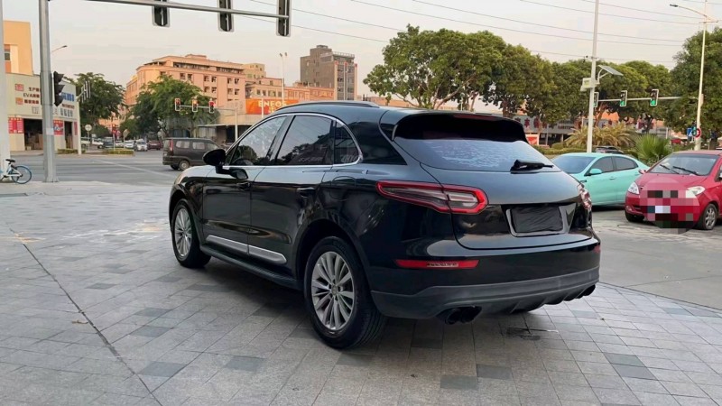 东莞17年众泰SR98