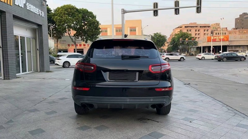 东莞17年众泰SR99