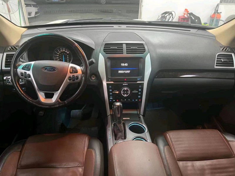 珠海14年福特探险者7