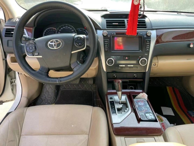 济南12年丰田凯美瑞7