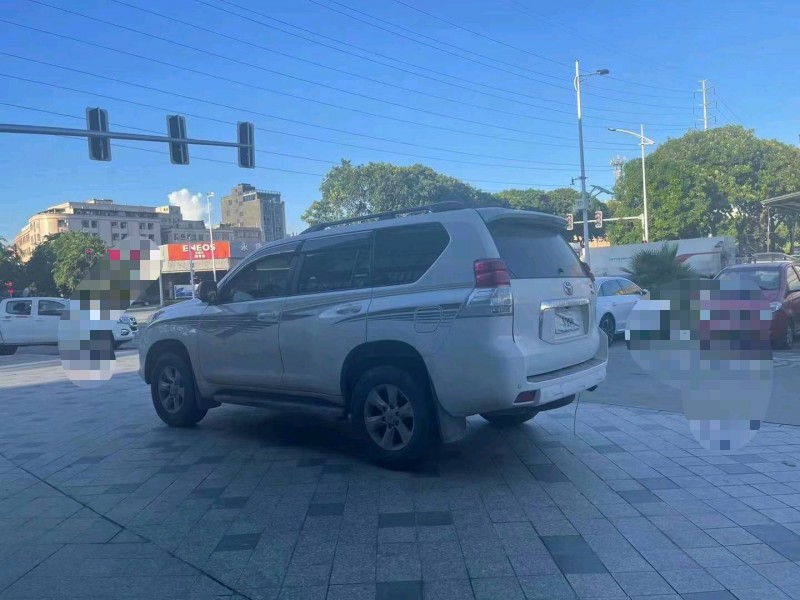 东莞11年丰田普拉多7