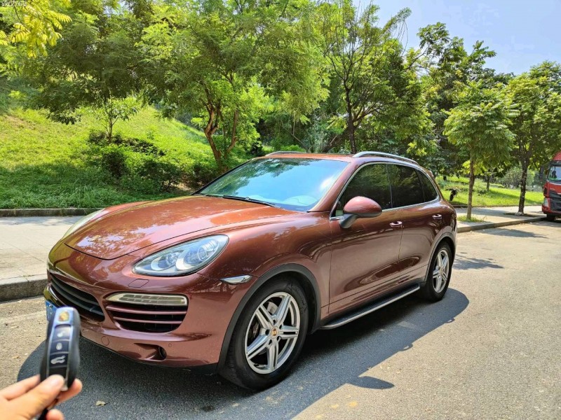 东莞12年保时捷卡宴3