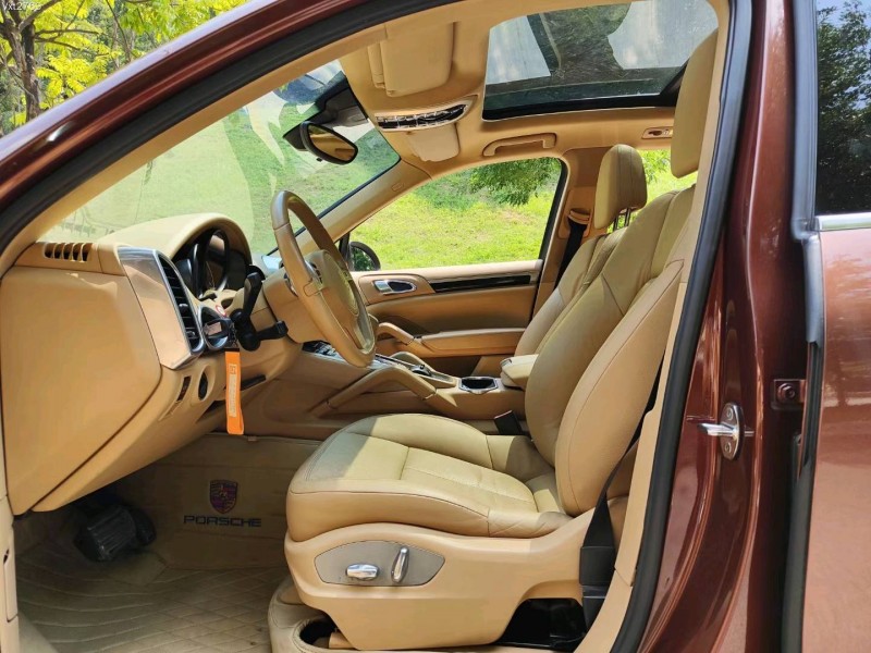 东莞12年保时捷卡宴6