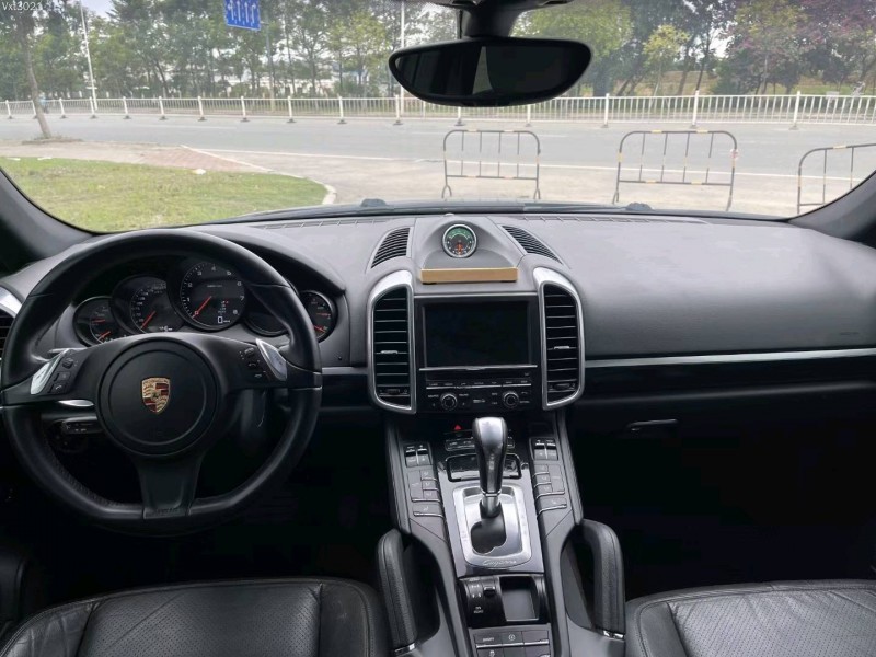 东莞14年保时捷卡宴4