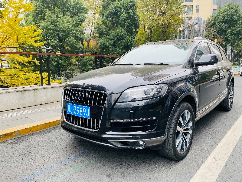 成都12年奥迪Q77