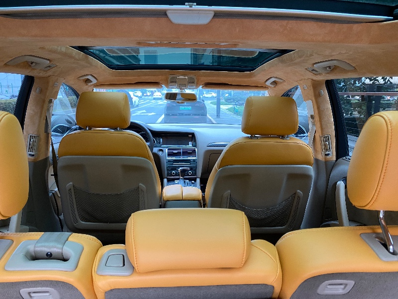 成都12年奥迪Q76