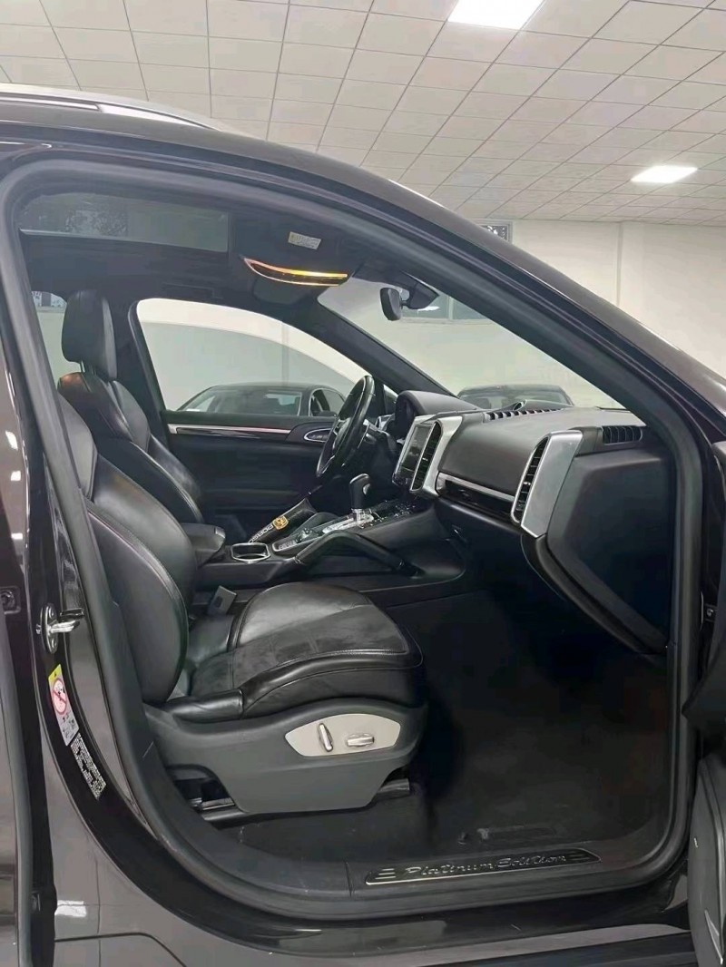 廊坊18年保时捷卡宴4