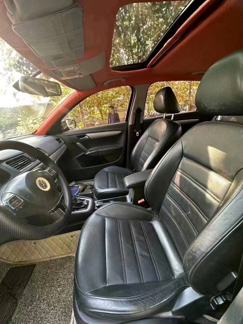 北京13年大众朗逸6