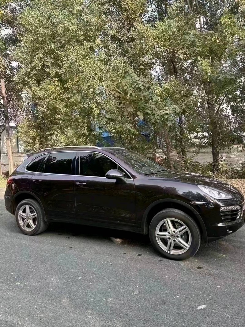 北京14年保时捷卡宴2