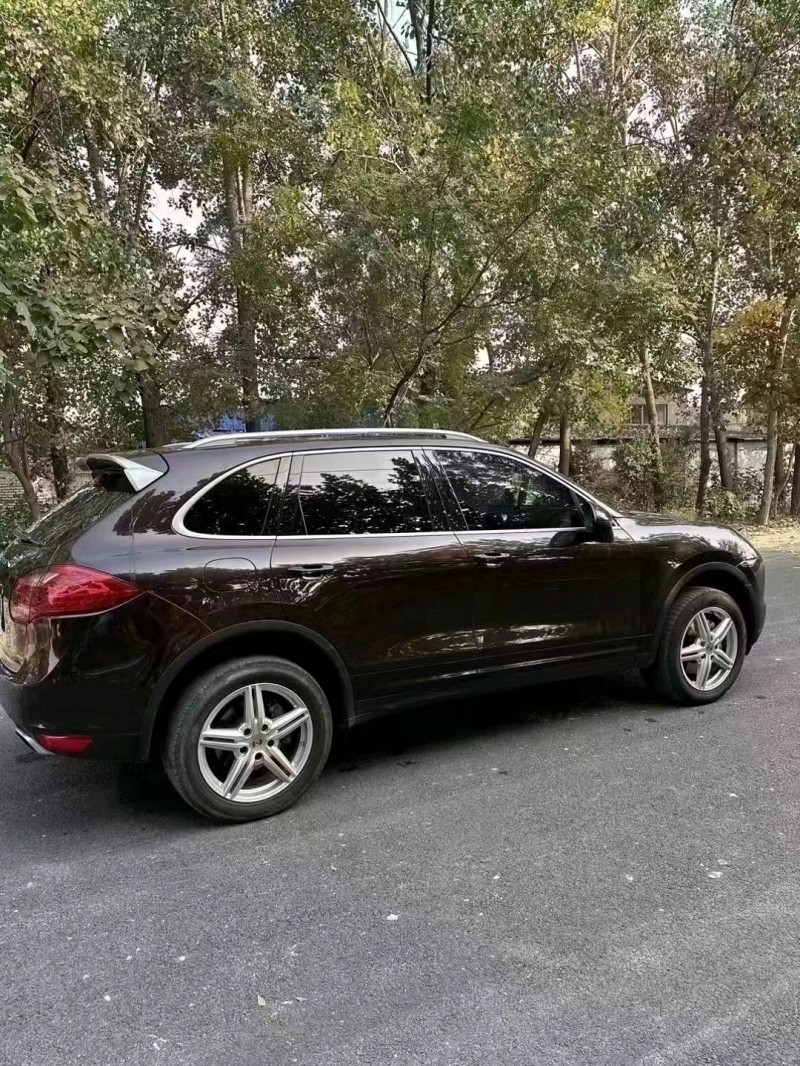 北京14年保时捷卡宴8