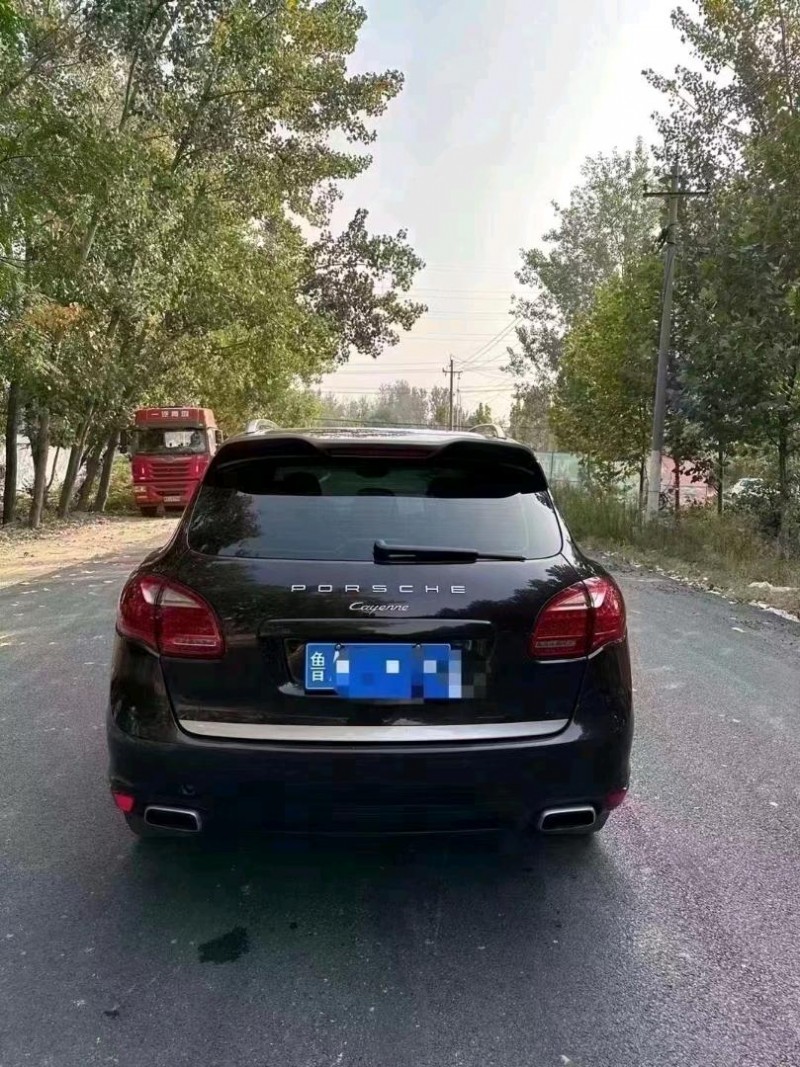 北京14年保时捷卡宴9