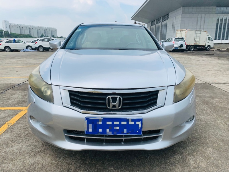 东莞09年本田雅阁7