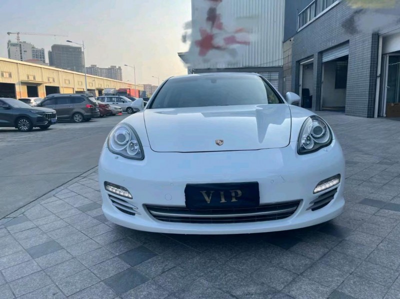 东莞13年保时捷帕拉梅拉1