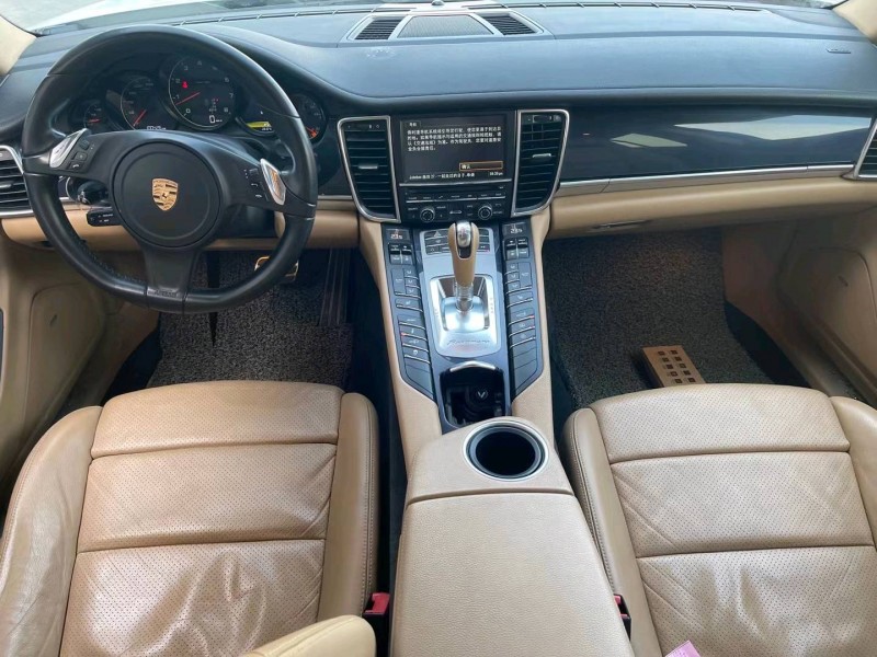 东莞13年保时捷帕拉梅拉4