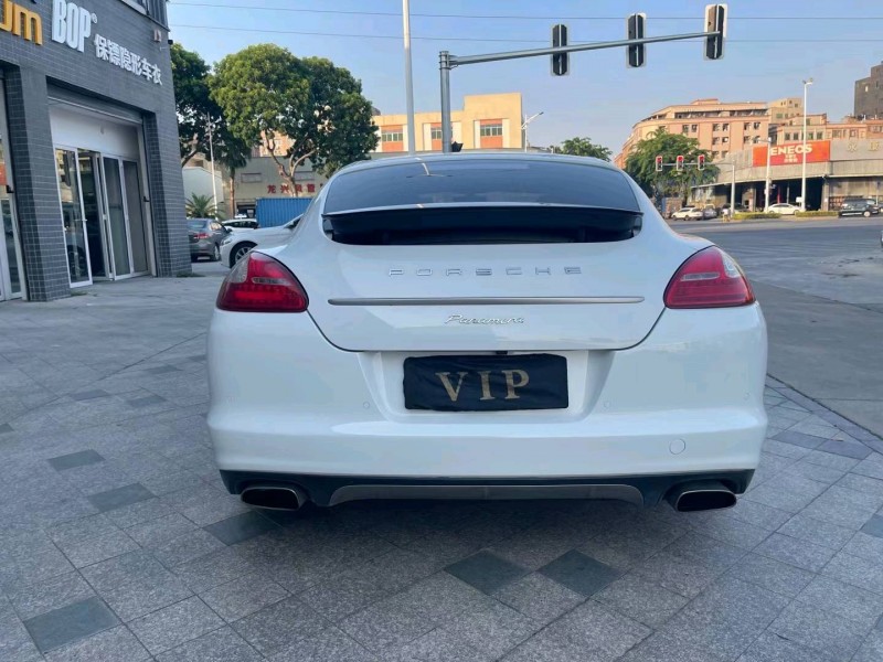 东莞13年保时捷帕拉梅拉9