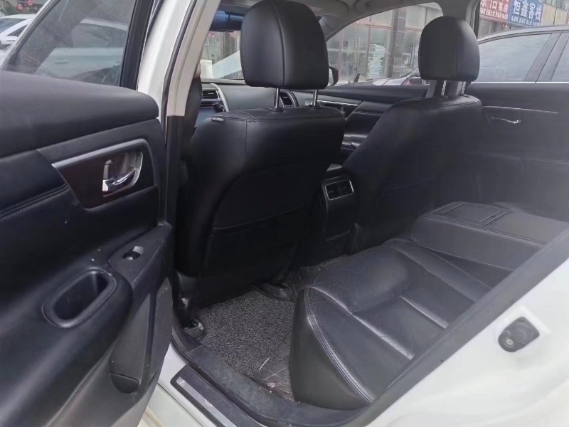 北京16年日产天籁2