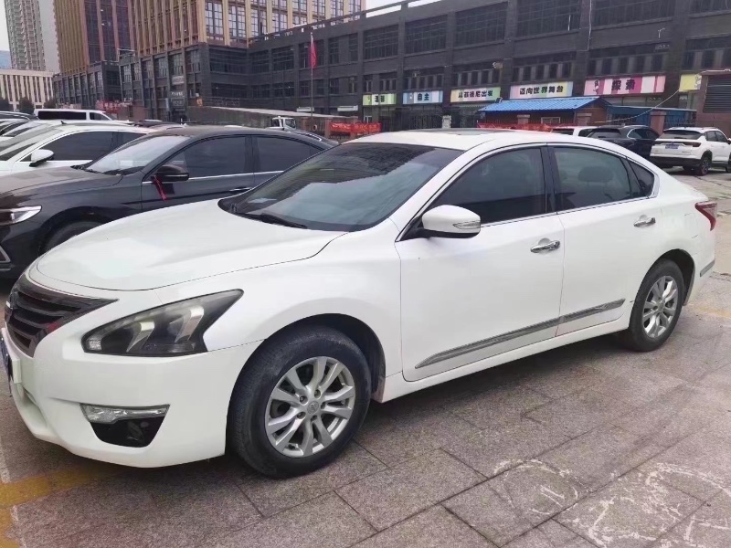 北京16年日产天籁4