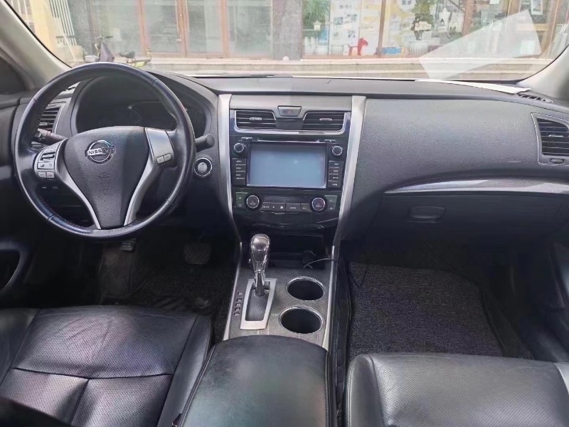 北京16年日产天籁7