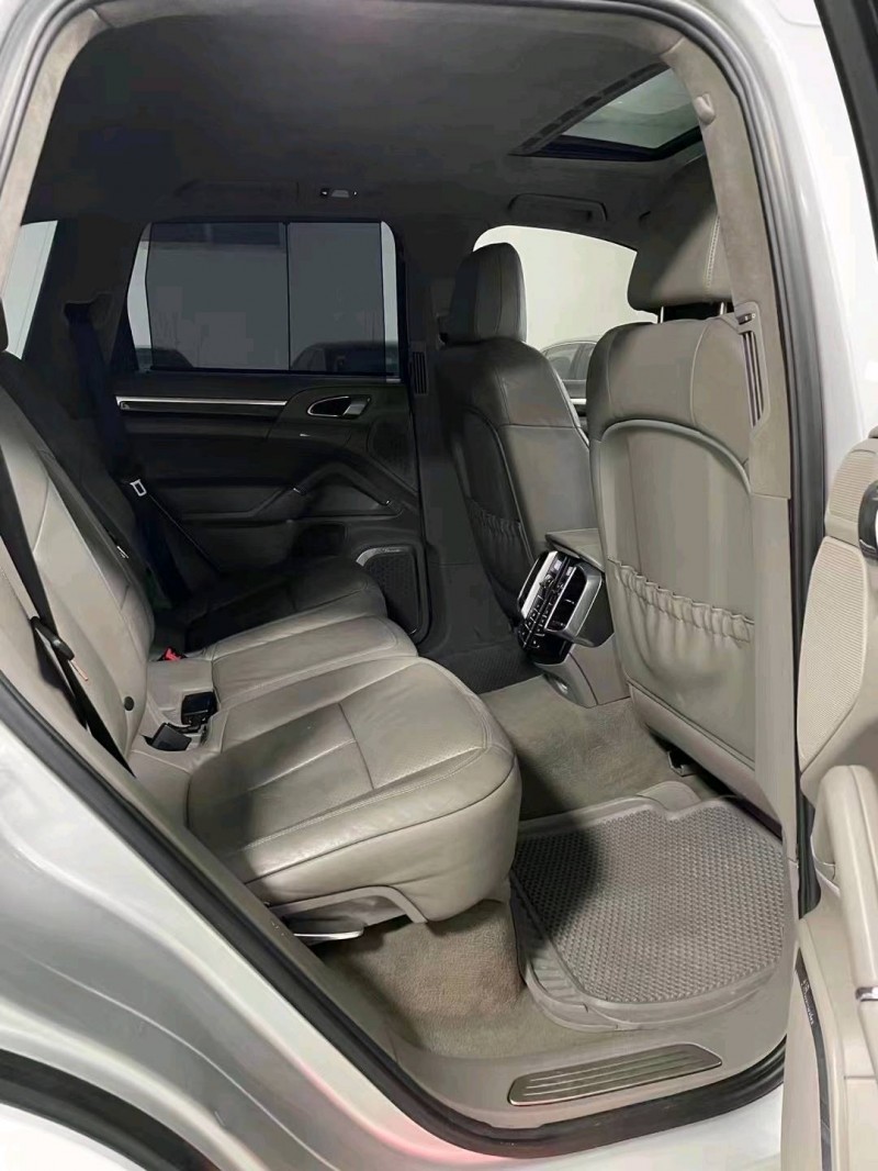 廊坊11年保时捷卡宴6