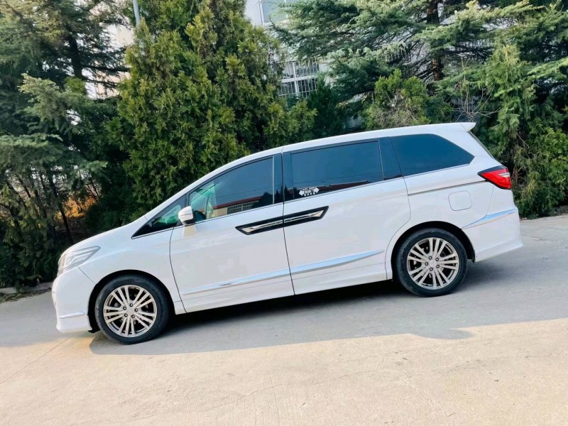 烟台18年本田艾力绅3