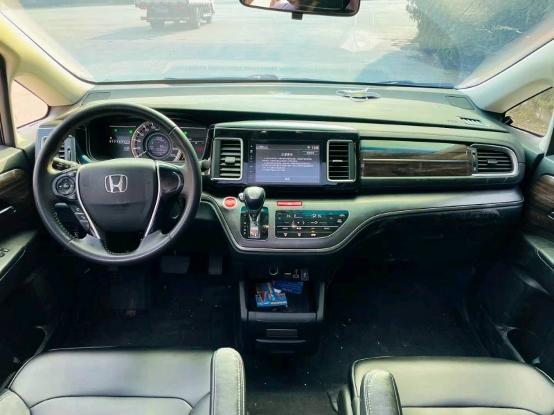 烟台18年本田艾力绅7