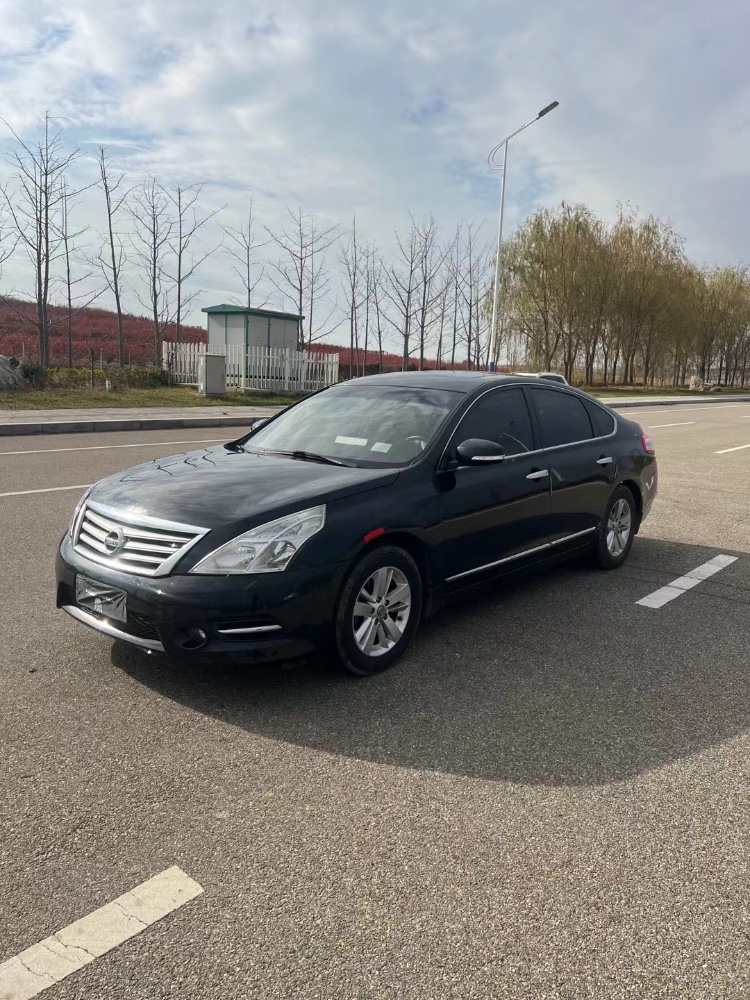 潍坊12年日产天籁2